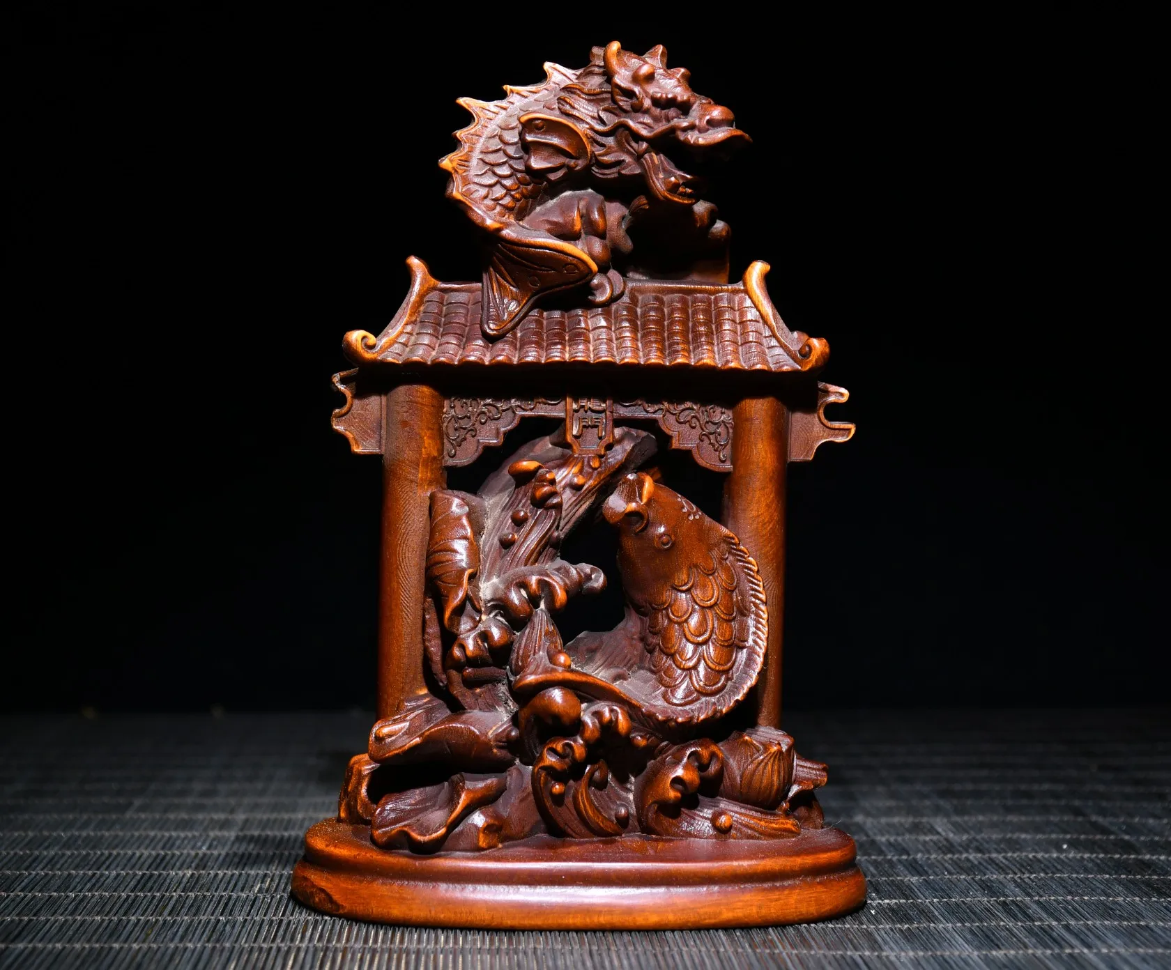 

6"Tibetan Temple Collection Old Boxwood carp Jump the Dragon Gate Implication Promotion Get rich Office Ornaments Town House