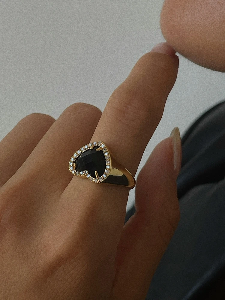 

Brass With 18 K Gold AAA Zircon Black Hear Ring Women Jewelry Stuning Designer T Show Club Cocktail Party Rare Japan Korean INS