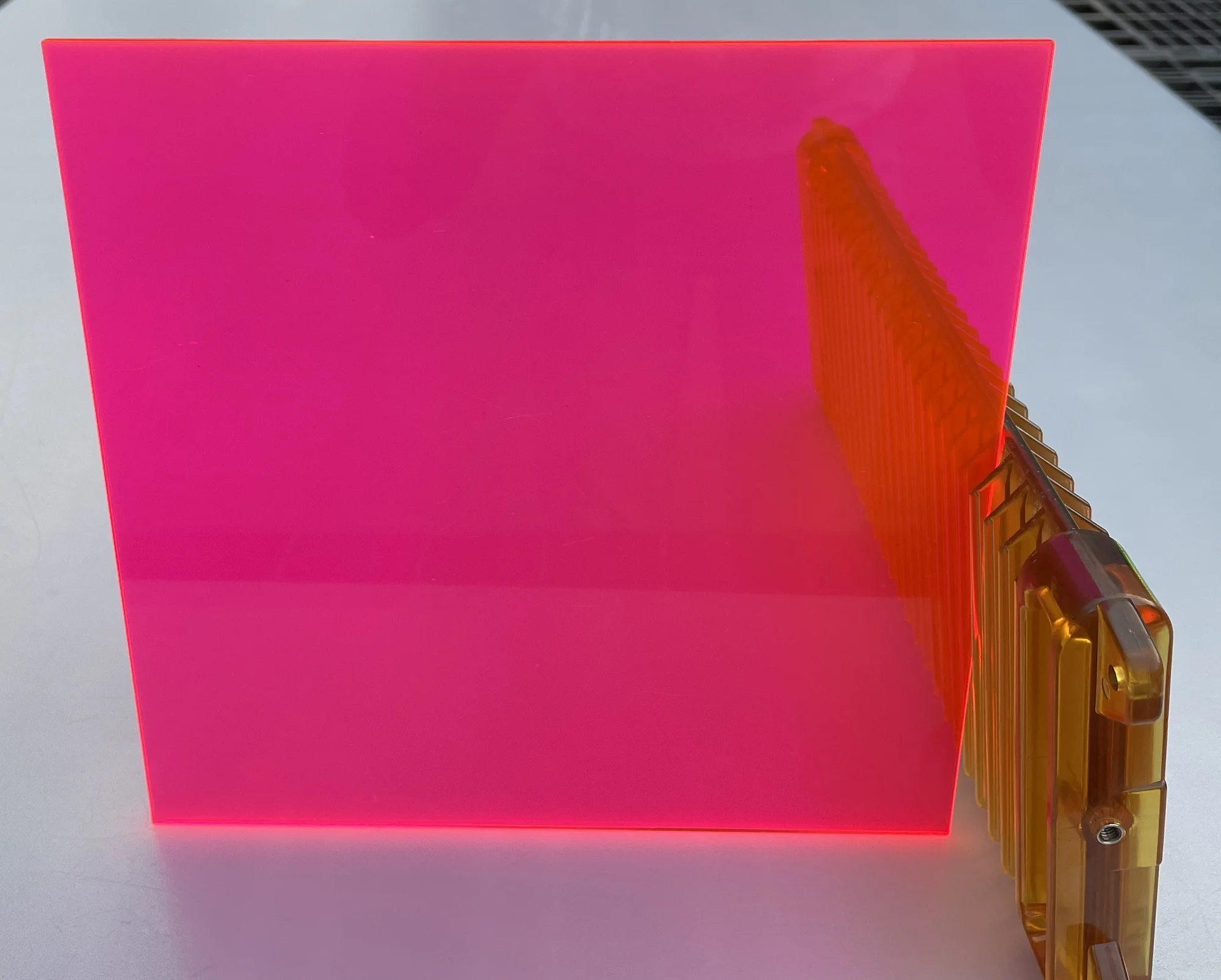 Produktbild von 30 Bunte Acrylplatten Im Set 15x15 Cm – Transparente Laserschneideplatten Für DIY, Schmuck, Kunsthandwerk, Bilderrahmen & Schilder – Vielseitig Und UV-beständig