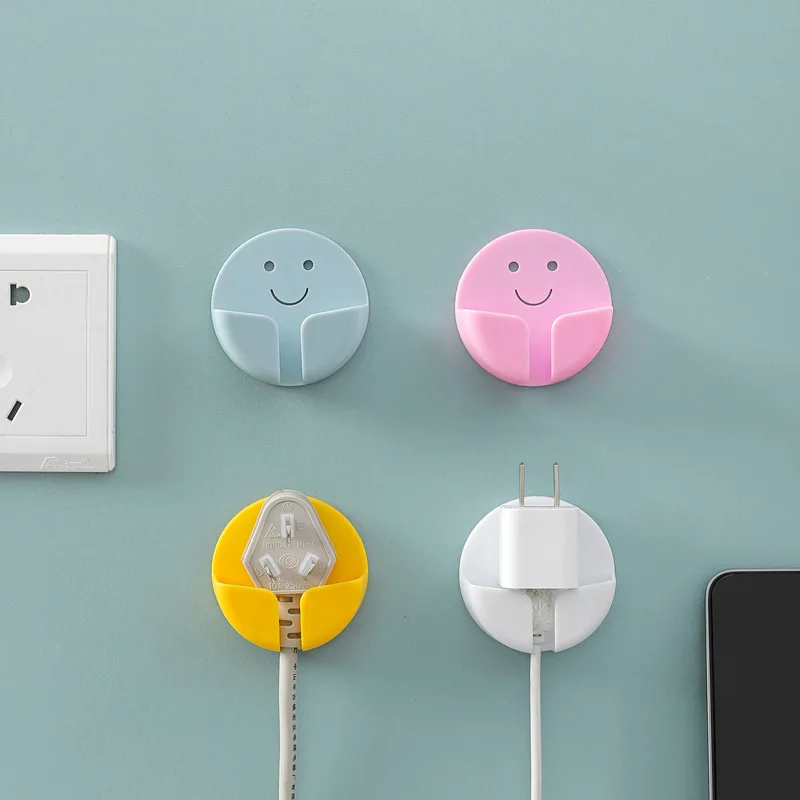 New Wall Storage Plug Hook Round Smiley Plug Holder Nail-free Self-adhesive Hook Hanger Home Decor Office Storage Bathroom Racks