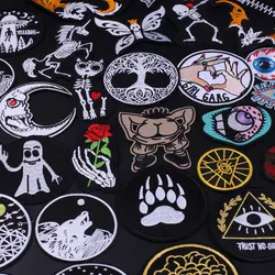 Patches on Clothes Stickers Wolf Hand Lips Eyes Skull Letter Embroidered Patches for Clothing Iron on Hippie Punk Patch Badge