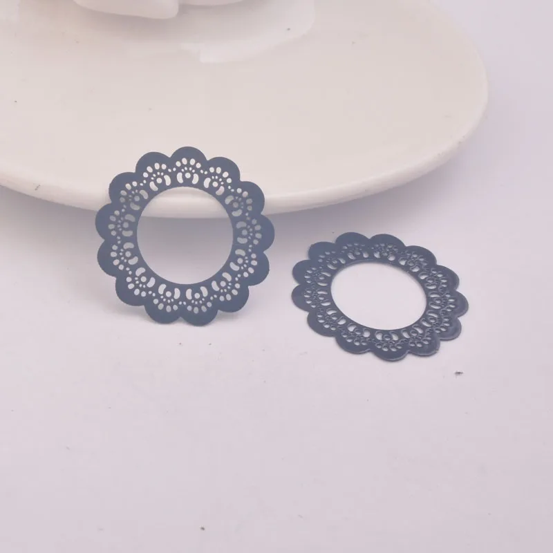 50 Stück AB1434 30mm Runde Blumenanhänger aus Messing, Filigran-Blumenanhänger, DIY-Schmuckzubehör für die Herstellung von Ohrringen – Detail 12