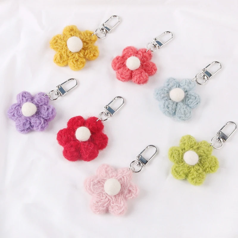 Fashion Lovely Handmade Woollen Flower Keychain Keyring for Women Jewelry Sweet Knitted Blossom Ornament Key Holder Girls Gift