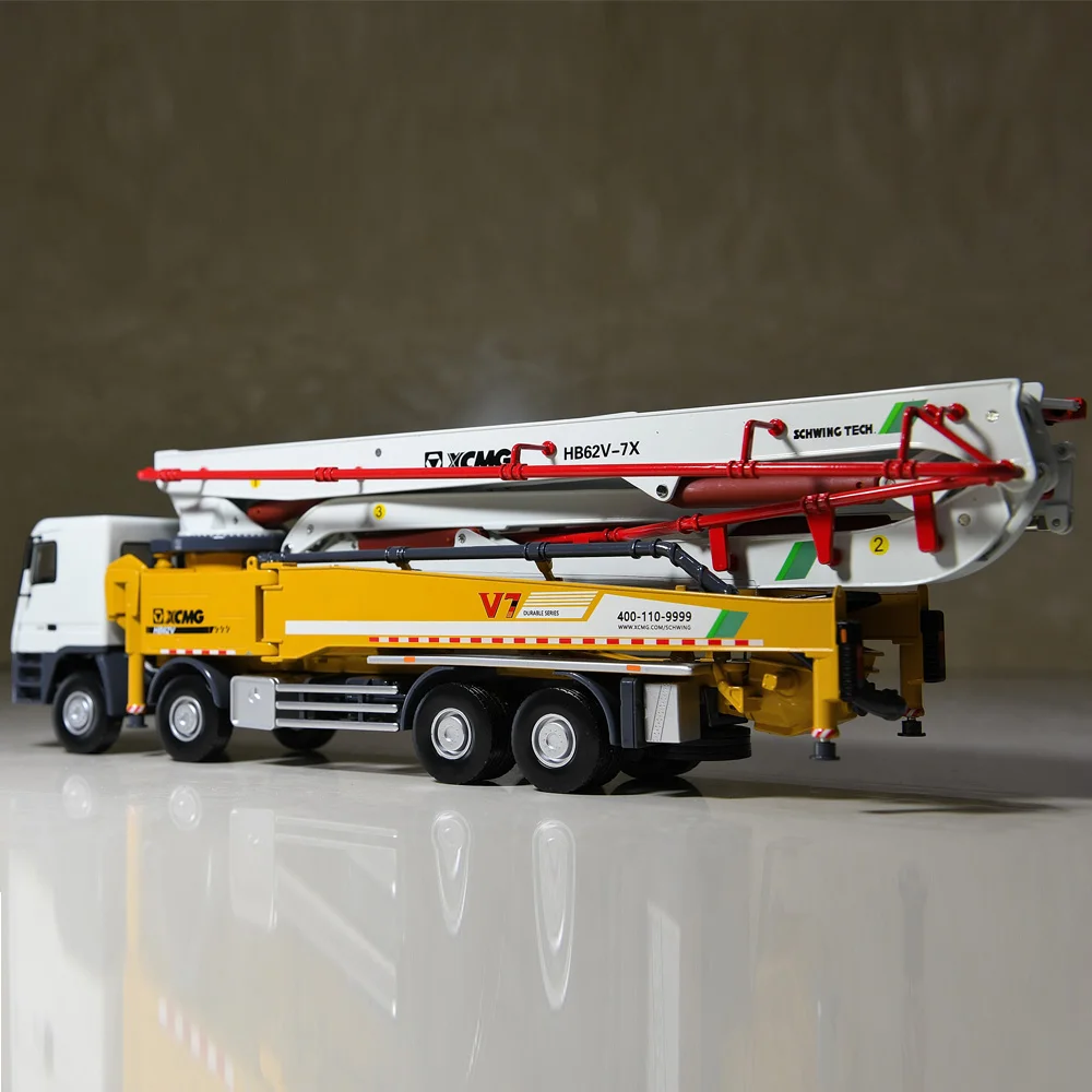 2023 New Color 1/35 Scale Model XCMG HB 62 K Concrete Pump Truck Model White Pump Boom Collection Company Exhibition Toys Gift