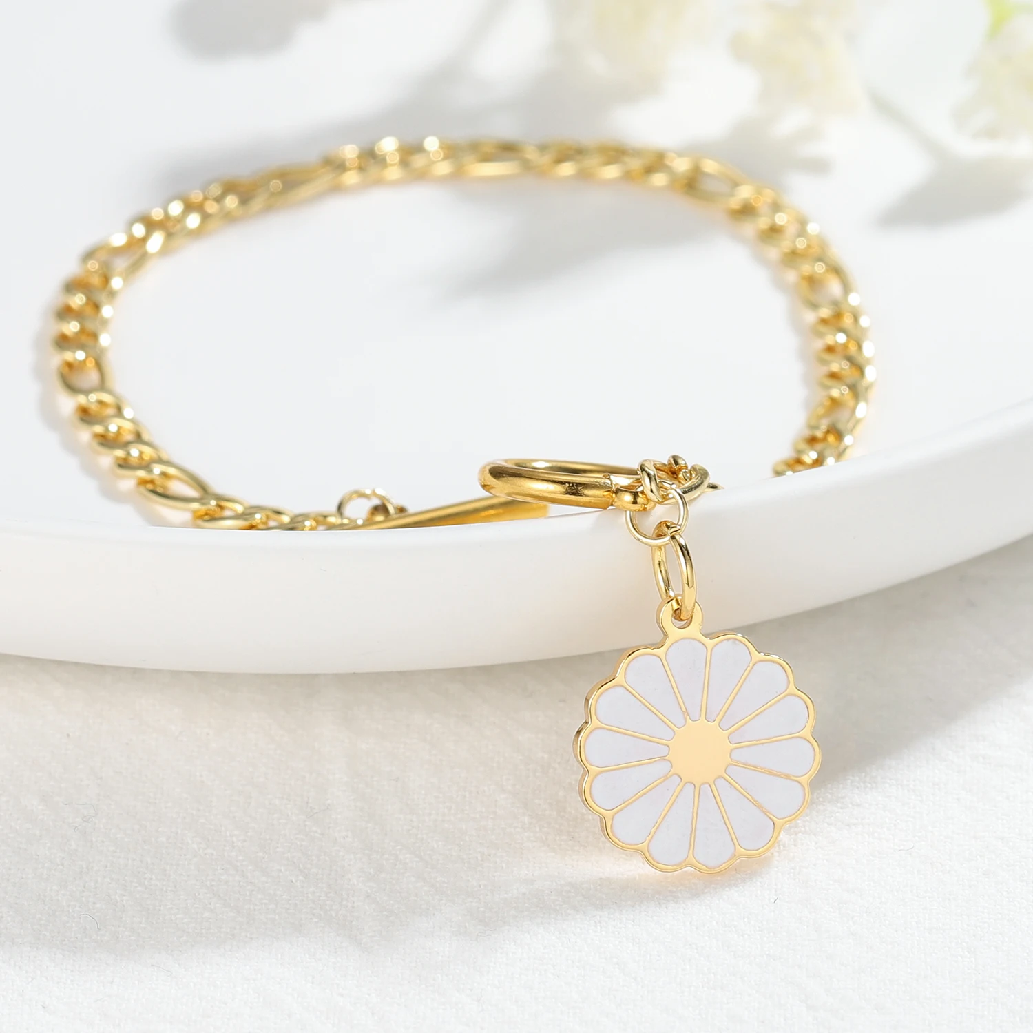 Daisy Bracelets Sun Flower NK 1：3 Chain Bracelet Minimalist Flowers Pearl Bracelet Women Party Banquet Statement Jewelry Gift