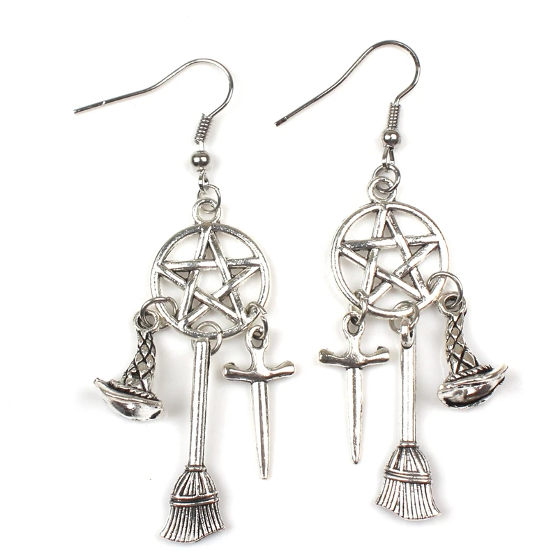 New Fashion 2019 Mini Eiffel Tower Alloy Earrings Vintage Bronze Alloy Earrings Charm Ladies Earring Gift Travel Souvenir