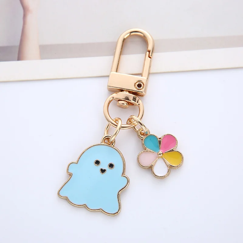 Llavero colgante con forma de fantasma pequeño para Halloween, soporte de llave de flor colorido, divertido, Kawaii, mochila, juguete decorativo, regalo de Kirsite