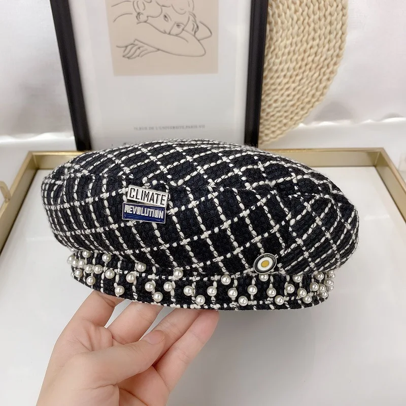 2020 New Grid Pearl Beret Fashion Brand Slyte Letter C Badge Pin Winter and Autumn For Woman