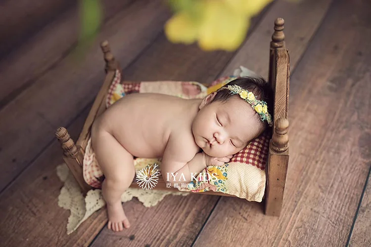 Columna romana antigua, cama pequeña de madera tallada, contenedor retro para bebé, foto original, accesorios de fotografía neonatal