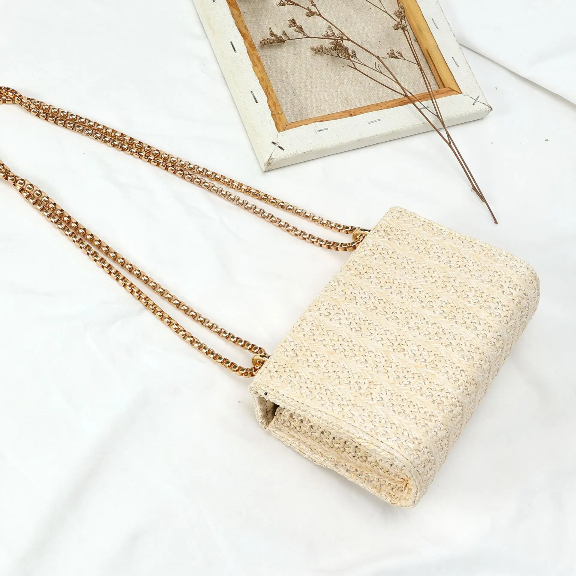 2024 new women\'s messenger bag summer straw woven Beach bag for ladies chain small shoulder bags bolsa feminina Beige handbag