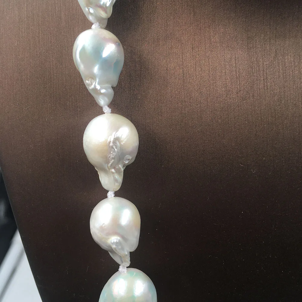 100% NATURE FRESHWATER Baroque PEARL NECKLACE in nature color, big baroque pearl .A + grade pearl good luster have flaw