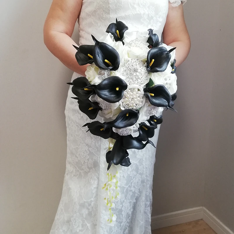 New Fashion White Roses Mix With Black Calla Lilies Crystal Cascading Wedding Bouquet Ramos de Novia Ramos de Novia En Cascada