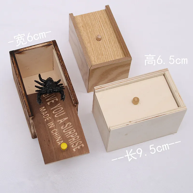 10 Stks/partij 6pxs Houten Prank Spider Schrikken Gift Case Met Spider Meisje Bang Scream Joke Levensechte Grappige Verrassing Box Gag speelgoed