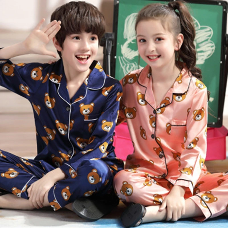 Nieuwe Revers Gedrukt Zijde Lange Mouwen Pyjama Set Meisjes Beer Cartoon Kinderen Homewear Peuter Jongen Pyjama Pjs voor Kids