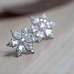 Huitan Bling Bling Crystal CZ Flower Earrings Stud Ear Piercing Romantic Women's Accessories Fancy Birthday Gift Trendy Jewelry