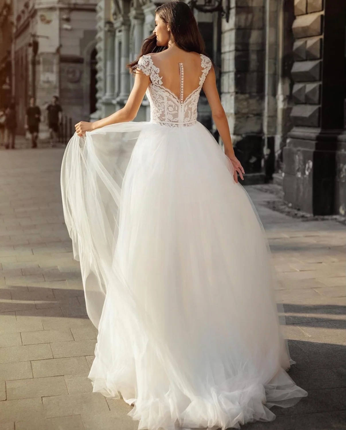 Vestido De novia elegante De línea a, cuello transparente, manga casquillo, Apliques De encaje De gasa, botón De lentejuelas, tren De barrido, vestido De novia