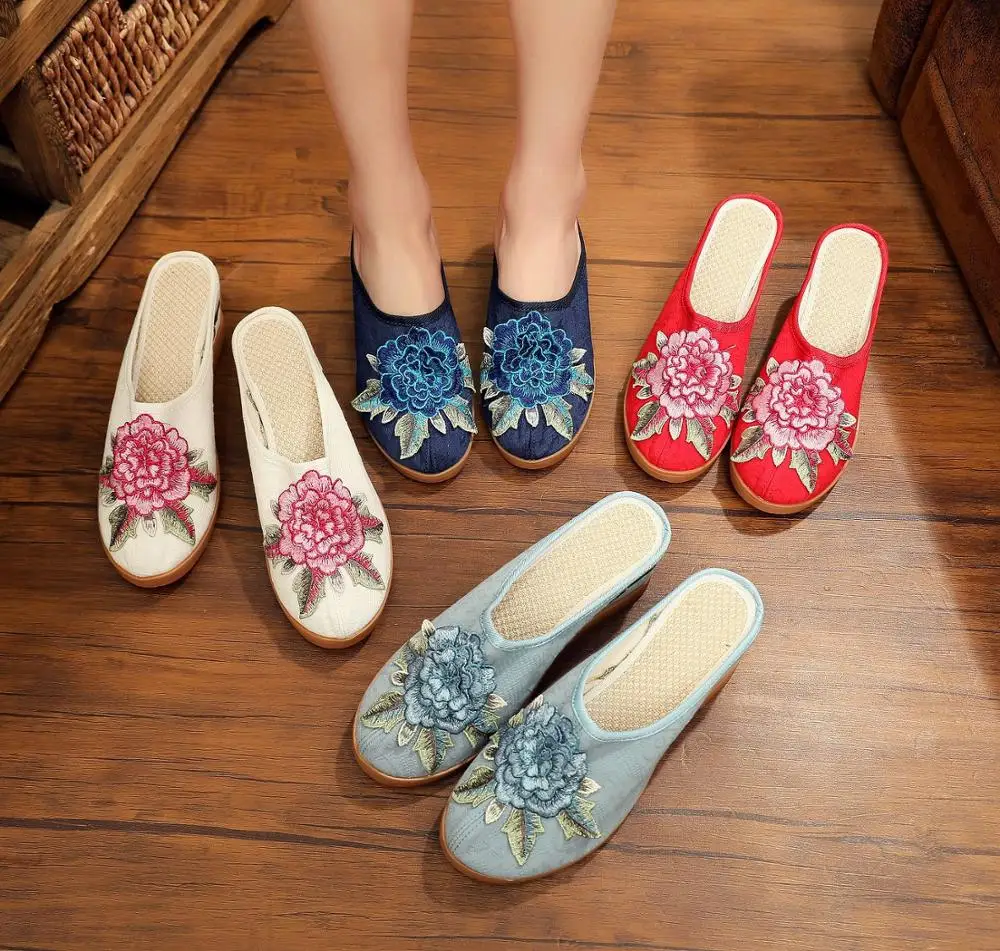 Veowalk Cotton Flower Appliques Women Canvas Wedge Slippers Summer Retro Ladies Med Heel Slides Mules Comfort Platforms Shoes