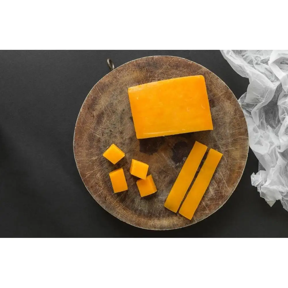 Capra artigianale e formaggio di pecora alla paprica. Cheese-BUENALBA-1KG arancione