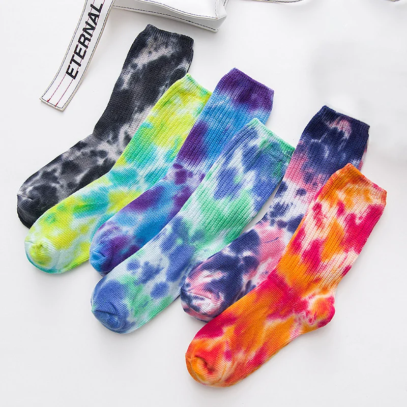 Nuevos calcetines de moda para parejas, hombres y mujeres, calcetines de algodón coloridos con vórtice Tie-dye Harajuku Hip Hop Skateboard, divertidos calcetines de tubo medio felices