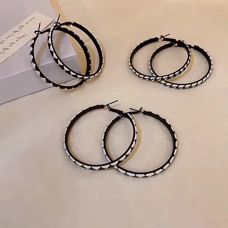 Exaggerated Personal Black White Grid Circle Earrings Euro-American Style Ins Internet Celebrity Same Hoop Earrings