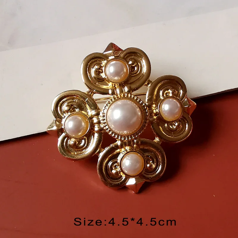 vintage Baroque Flower Brooch Western Retro Palace Pearl Brooches Female Golden Corsage Badge