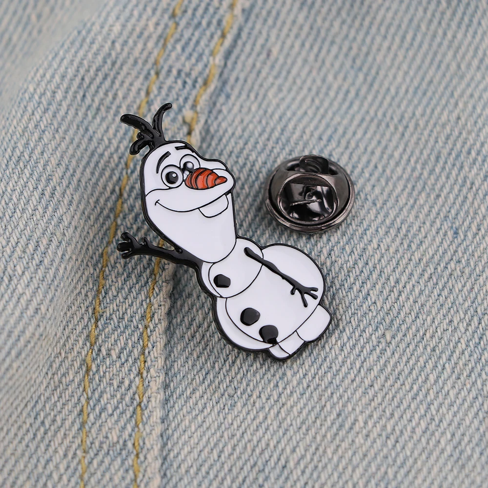 YQ260 Movie Frozen Snowman Olaf Pin Cartoon Badge Cute Brooch for Jeans Scarf Tops Lapel Pin Icons Jewelry Friends Kid Best Gift