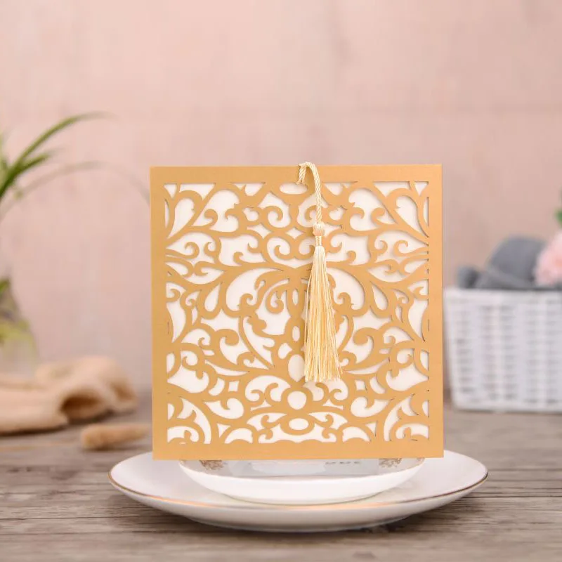 

50pcs Gold Laser Cut Wedding Invitations Card Square Flower Greeting Card Customize Envelopes with Tassel Wedding Party Supplies