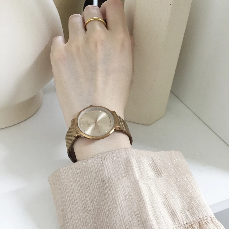 

Chic Korean style woman retro watch fashion light luxury temperament net belt Vintage Art quartz student watch female