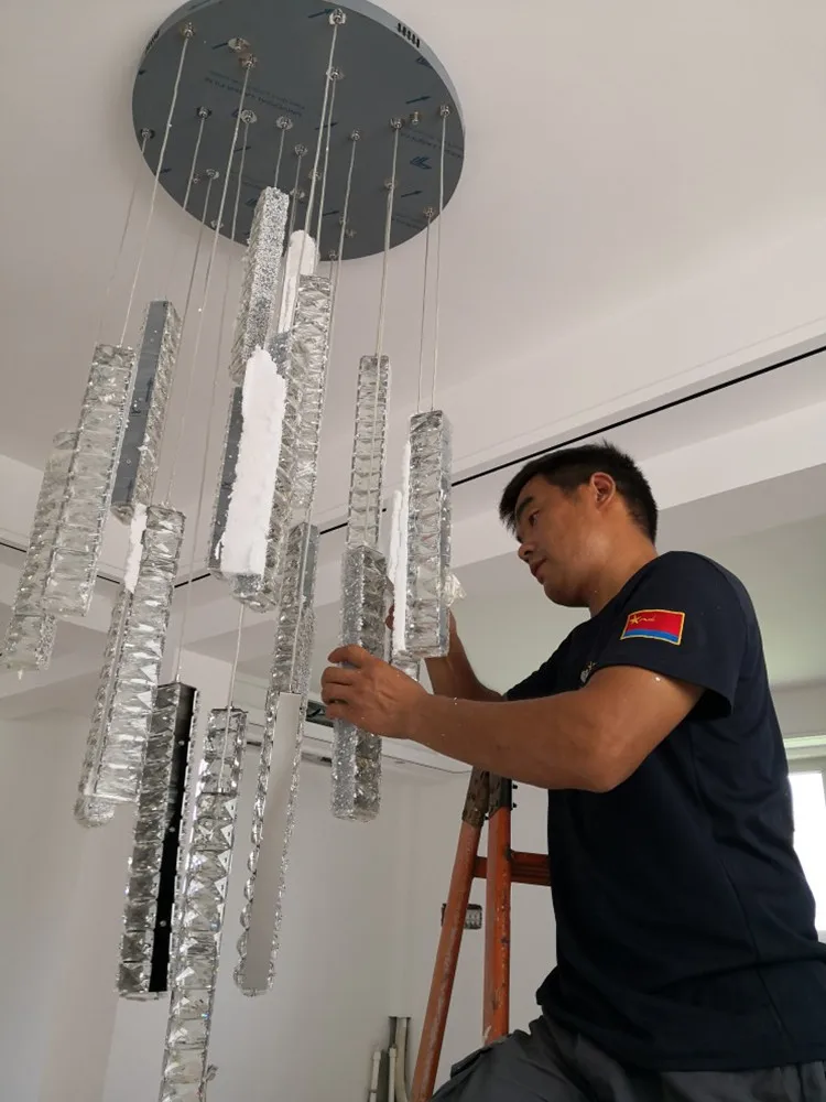 โมเดิร์นหรูหราทองเงินคริสตัล LED Chandelier Nordic Duplex อาคารเกลียวบันไดโคมระย้าห้องรับประทานอาหารโคมไฟระย้า