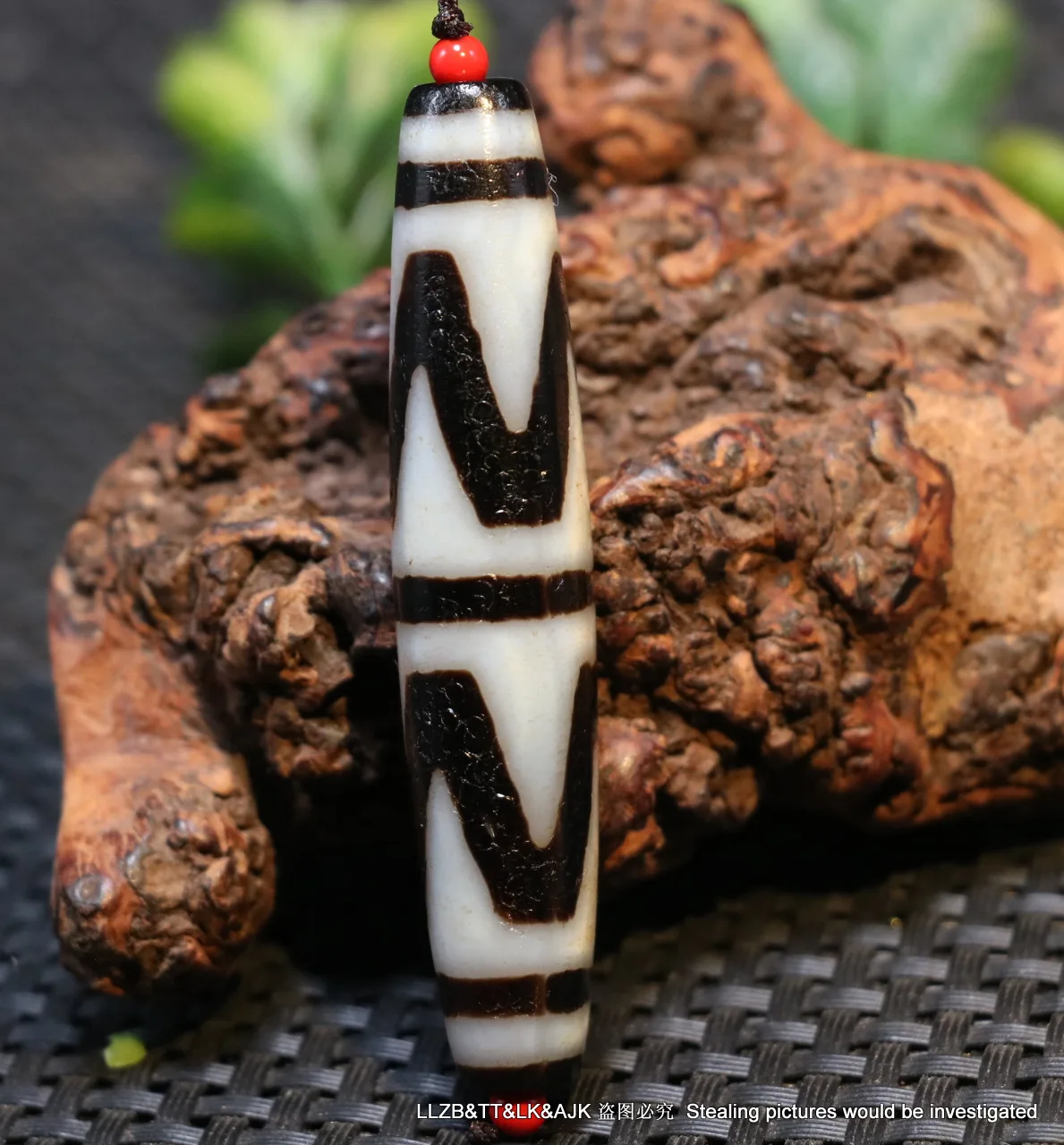 AL Treasure Energy Tibetan Old Agate Oily Patina Sharp Tiger-tooth Totem Long dZi Bead 7CM Timestown UPD21Asw