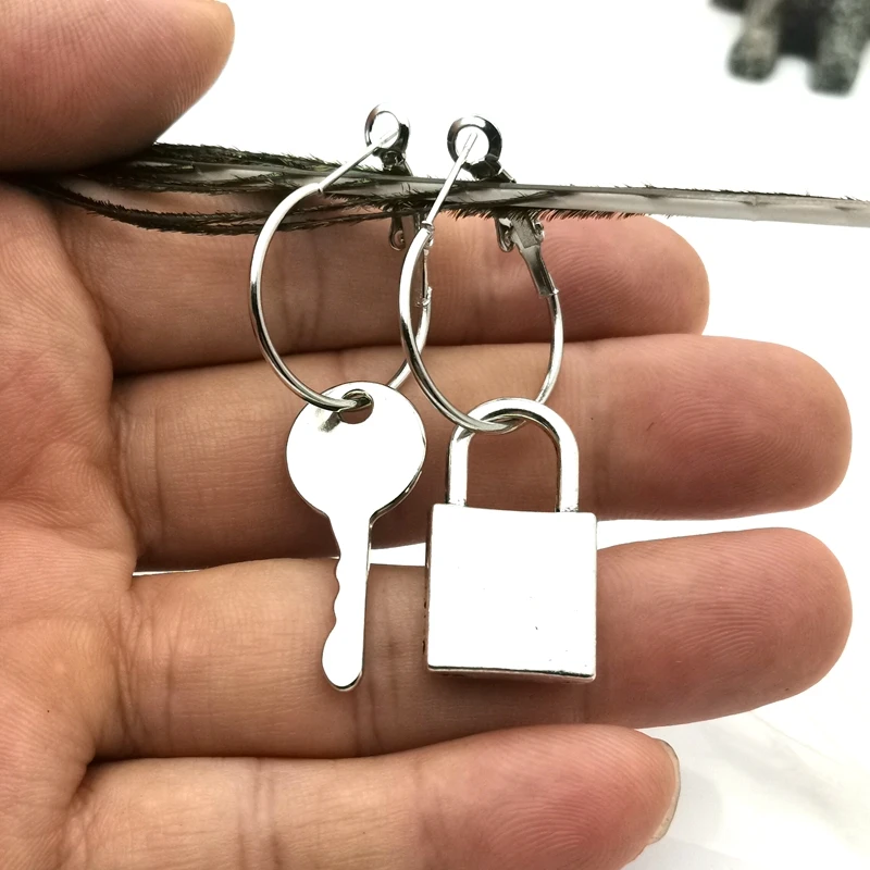 Asymmetric Cold Wind Key Lock Earrings Ladies Jewelry Wholesale