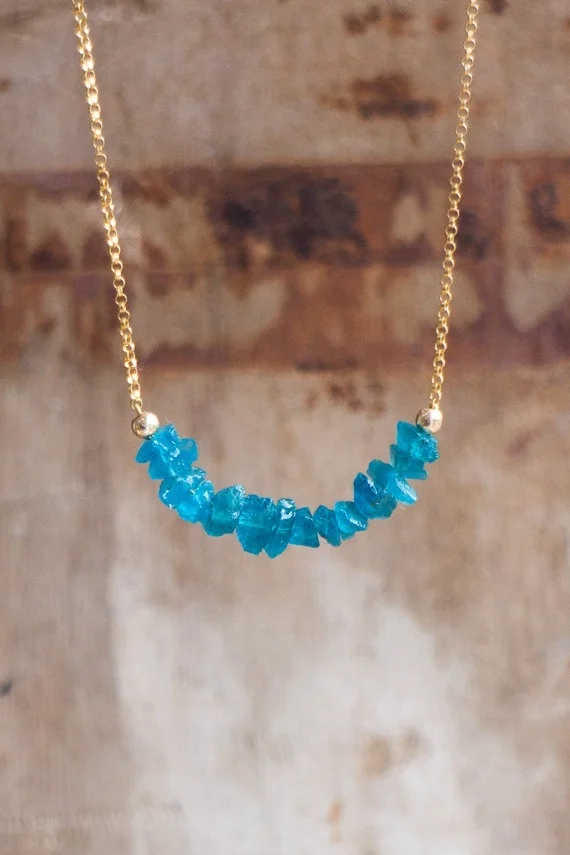 Gümüş veya altın parlak mavi Apatite kolye ham Neon mavi Apatite kolye