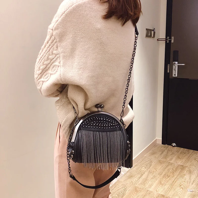 Gykaeo-Bolsos de lujo para mujer, bolsos de diseñador de estilo Punk, bolso de hombro con cadenas, bolso cruzado con remaches pequeños y borlas