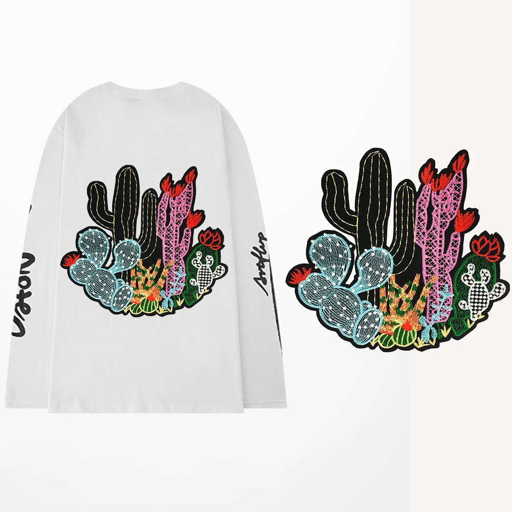 2 Pcs Fashion Embroidered Cactus Iron-on PatchesJacket Sticker Applique DIY Apparel Badges for handbagclothesAccessory