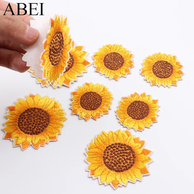 10pcs Auto-Adesivo Girasole Adesivi Per Scrapbooking FAI DA TE Carte Fatte A Mano Decorazione Del Fiore Del Ricamo Toppe E Stemmi Cucire Su Appliques