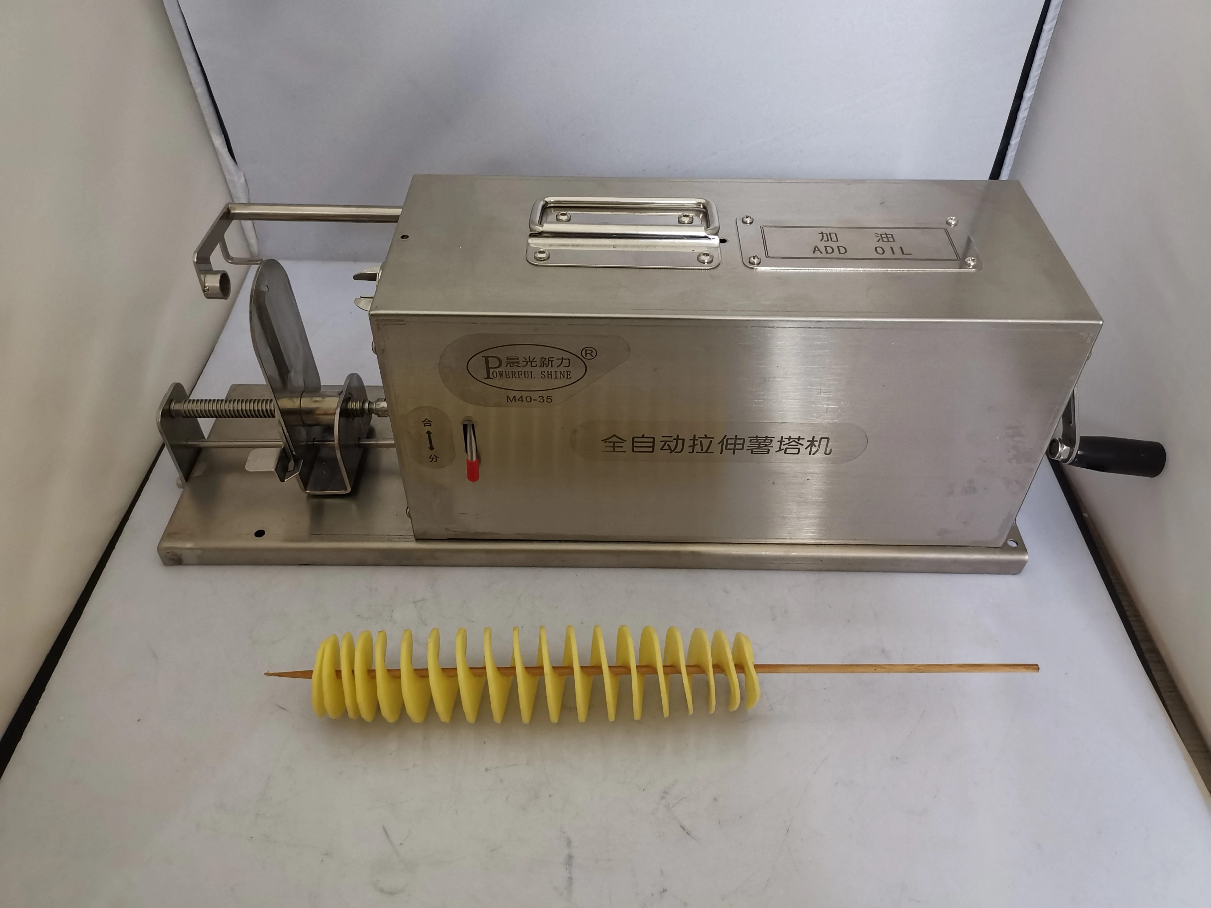 Automatic stretch Tornado potato machine,potato spiral cutting machine potato cutter machine potato chip machine Hand shake type