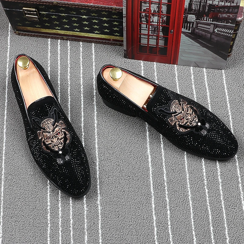 CuddlyIIPanda Men Fashion Casual Loafers Spring Summer Autumn Men Velvet Male Embroidery Note Party Dress Stage Shoes