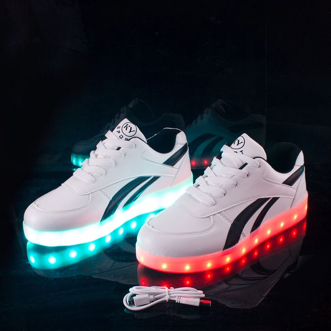Boys\' Led Sports With Lights Flat Shoes Hip Hop Dance Performance Luminous Girls\' Shoes Stage Light Show Ghost Step Shoes