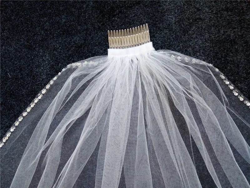 E JUE SHUNG Molle di Tulle Veli da sposa In Rilievo Bordo Uno Strato Veli Da Sposa con Pettine Accessori Da Sposa Velo Voile Mariage