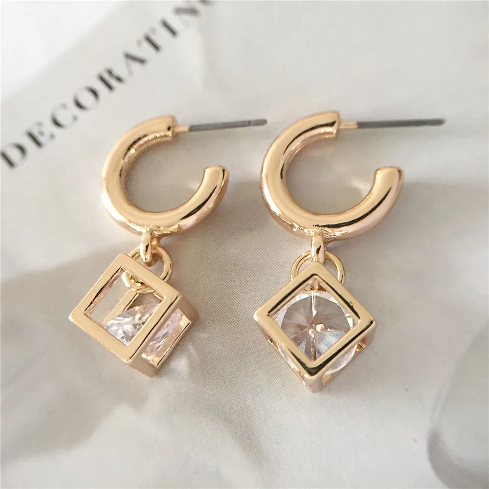 New Fashion Round Drop Korean Heart Earrings Geometric Long Asymmetry Rhinestone Love Earring For Women Wedding Jewelry