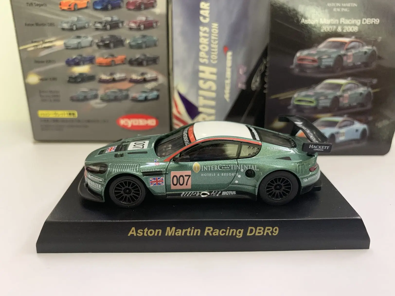 KYOSHO 1/64 Aston Martin RACING DBR9 Le Mans F1 007 Collect die casting alloy trolley model