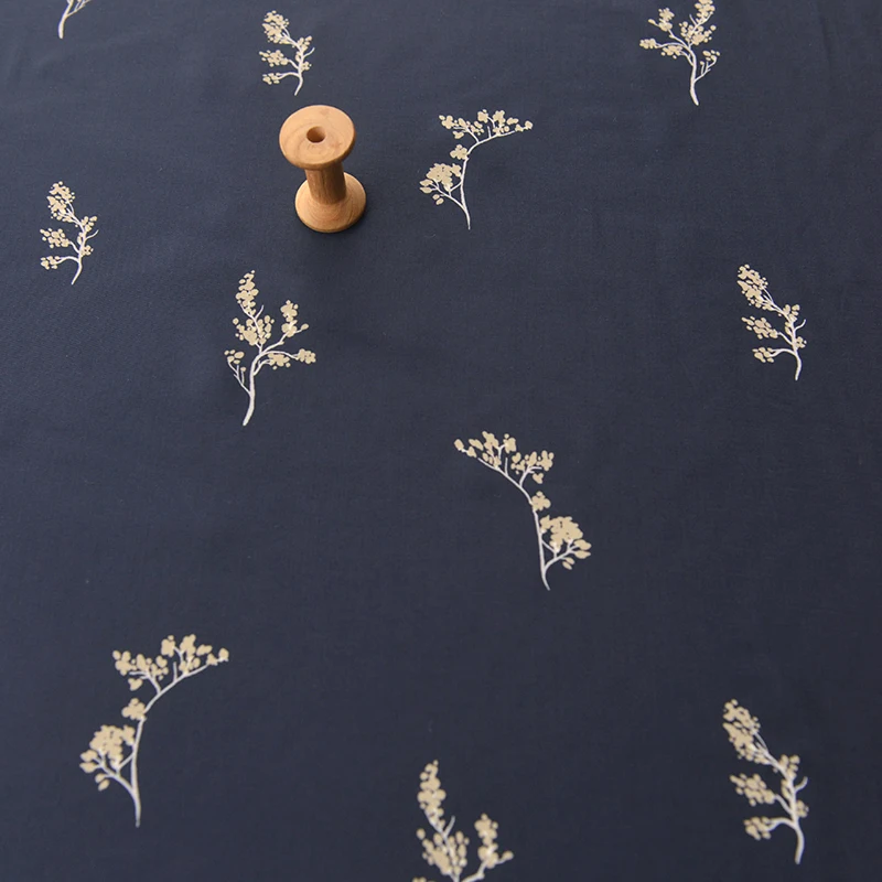 Imitation copper ammonia silk cotton tissu Dark blue and white flower branch tissus clothes children's bedding DIY fabric