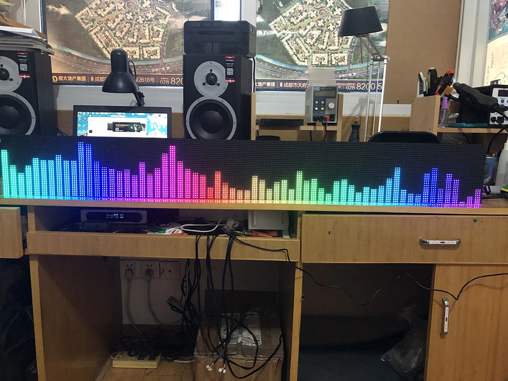 Profesjonalny kolorowy kontrola dźwięku RGB pilot muzyczny wyświetlacz spektrum KTV rytm światła 160 tryb nowy produkt 4xP5 P4