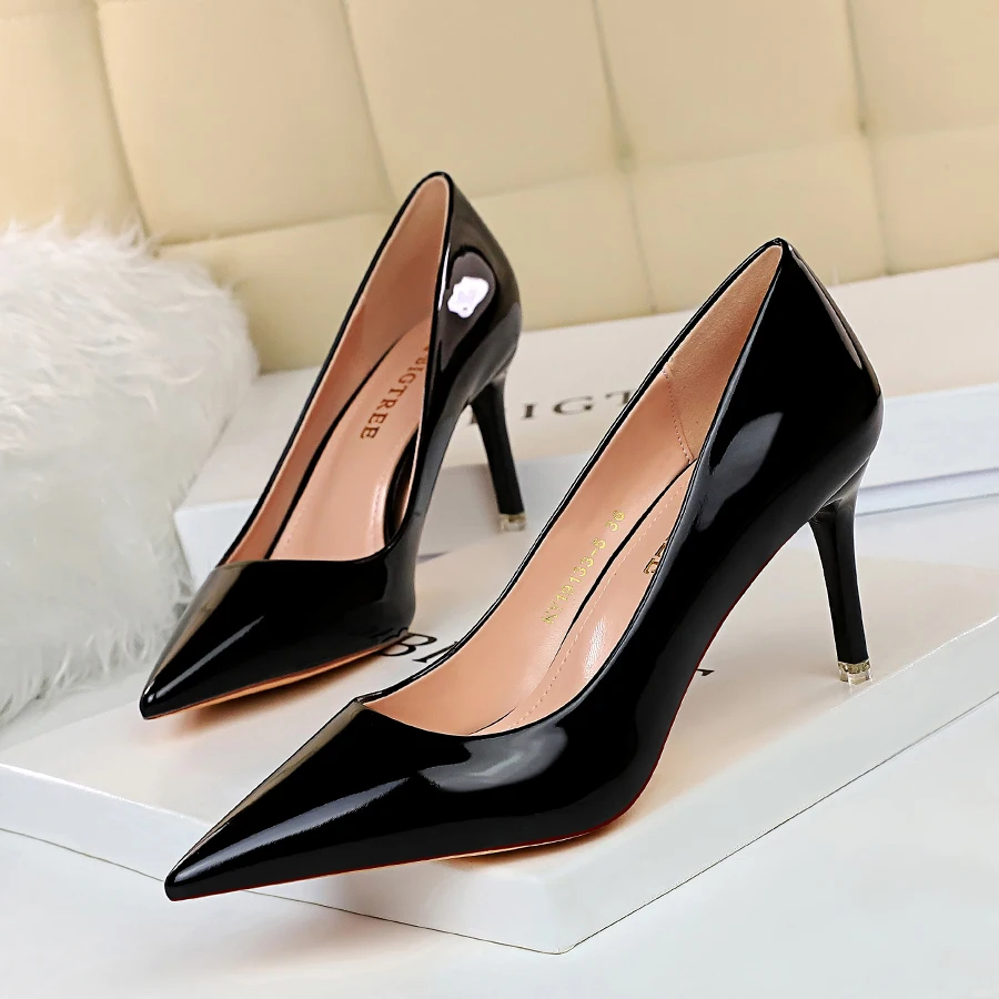 Thumbnail 4 - #34 Latest Middle Heels Offers