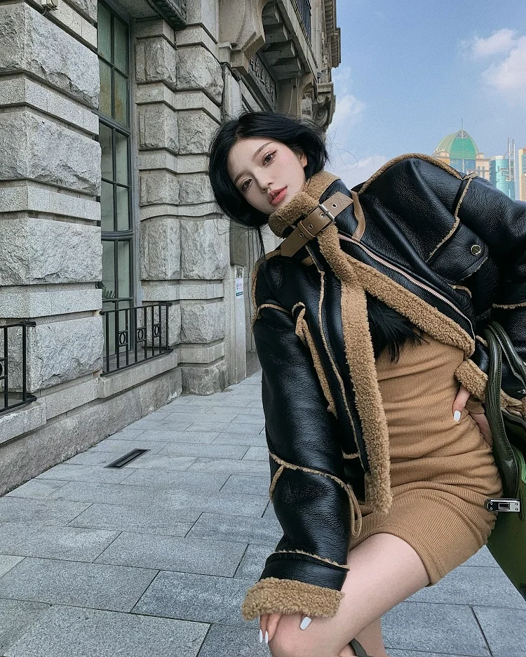 women's winter leather jacket 2021 Fashion black jacket women faux fur coat artificial leather vintage Short coat of lamb hair