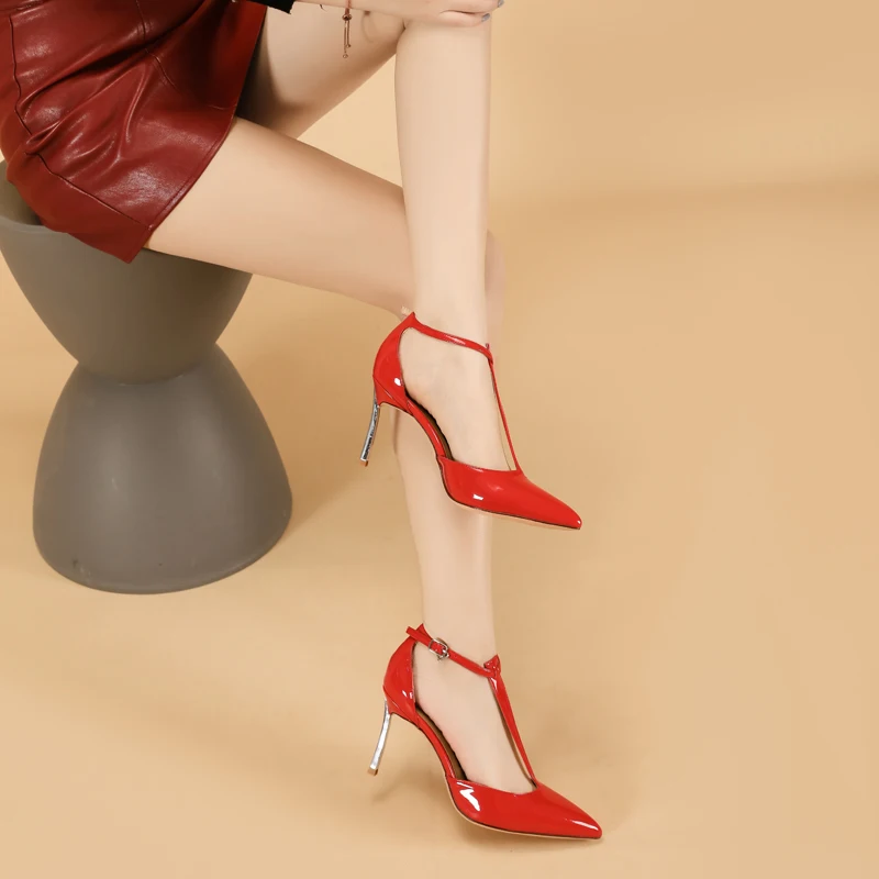 

Summer new patent leather pointed toe stiletto sexy T-strap shoes all-match banquet dress large size small size women's sandals