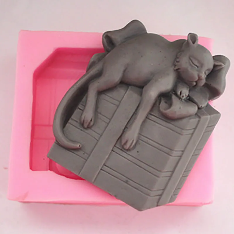 Lovely Cat Soap Mold Silicone Molds Cat Chasing Butterfly Craft Art Silicone Soap Mold Animal Plant Craft Molds For DIY Soap