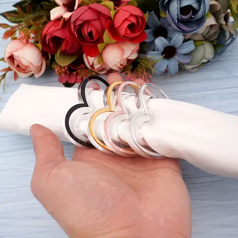 กระจกอะคริลิคแหวนผ้าเช็ดปากสําหรับตกแต่งตารางอะคริลิคทองเงินผู้ถือผ้าเช็ดปากแหวนหัวใจ/รอบรูปร่าง Dinner Party งานแต่งงาน