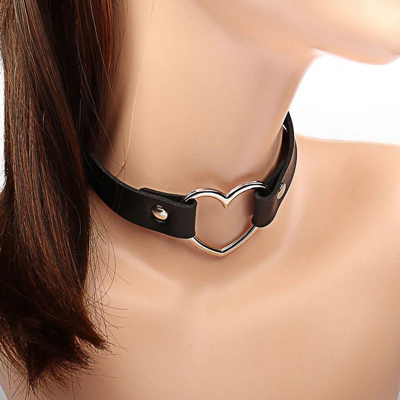 Retro Punk Collar Necklace Woman Girl Harajuku Pu Leather Rivets Choker Necklace Party Club Sexy Gothic Jewelry Heart Body Chain