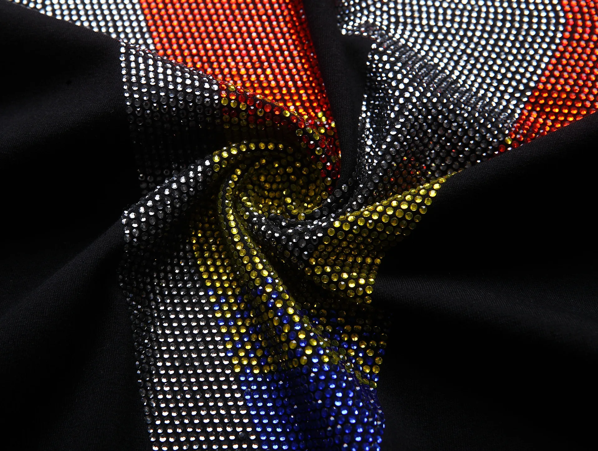 2025 Colorful Rhinestones Letter T Shirts Men Fashion Slim Clothing Streetwear O Neck Short Sleeve Modal Cotton Camisetas Hombre